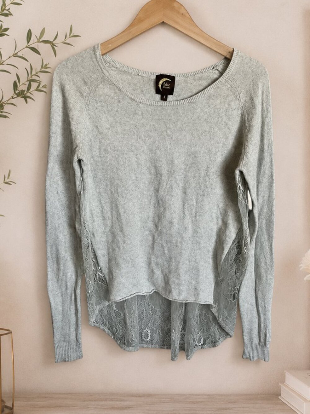 Blu Moon Gray Lace-Hem Sweater | Size S